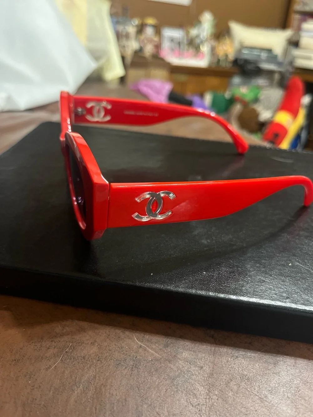 ChaneI Red Cat Eye Signature Letter Sunglasses